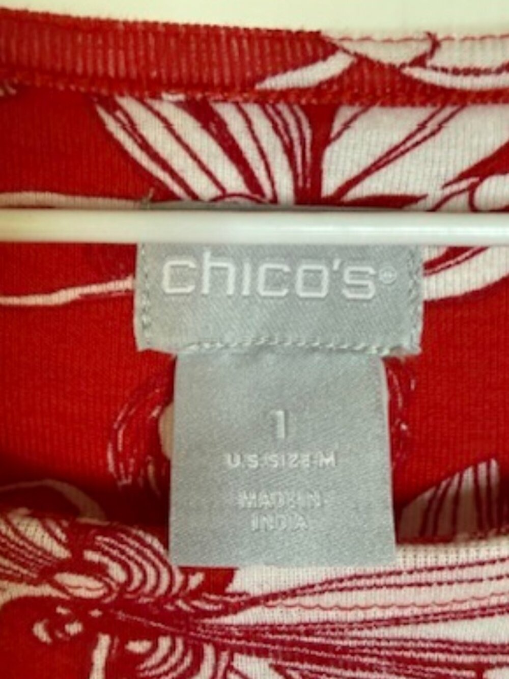 Chico's Hawaiian Print Tunic in red and white, size M - excellent condition!! - Picture 6 of 6